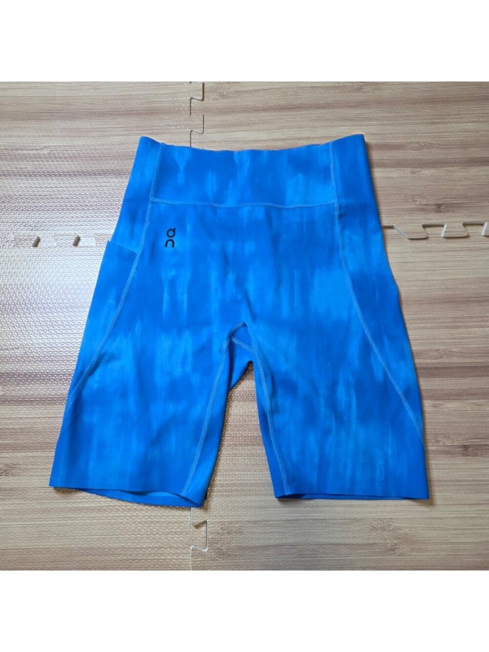 ON Studio Tights Shorts Women's Size Large Malibu